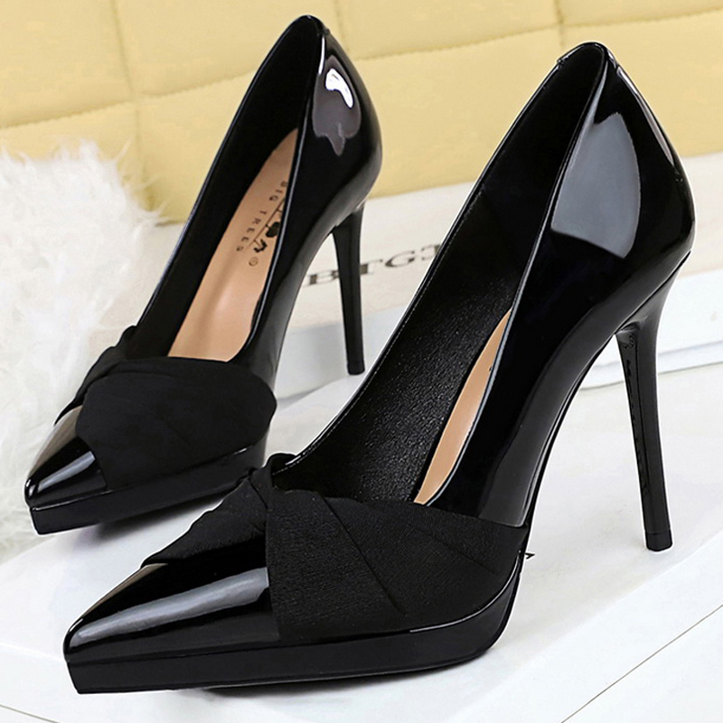 Zapatos de Tacón Alto de Plata - Patent Leather Pump reseña y precio