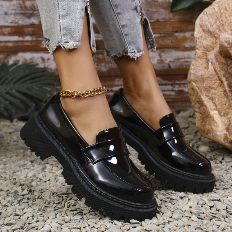 Mocasines de tacón medio de ch - Patent Leather Pump reseña y precio