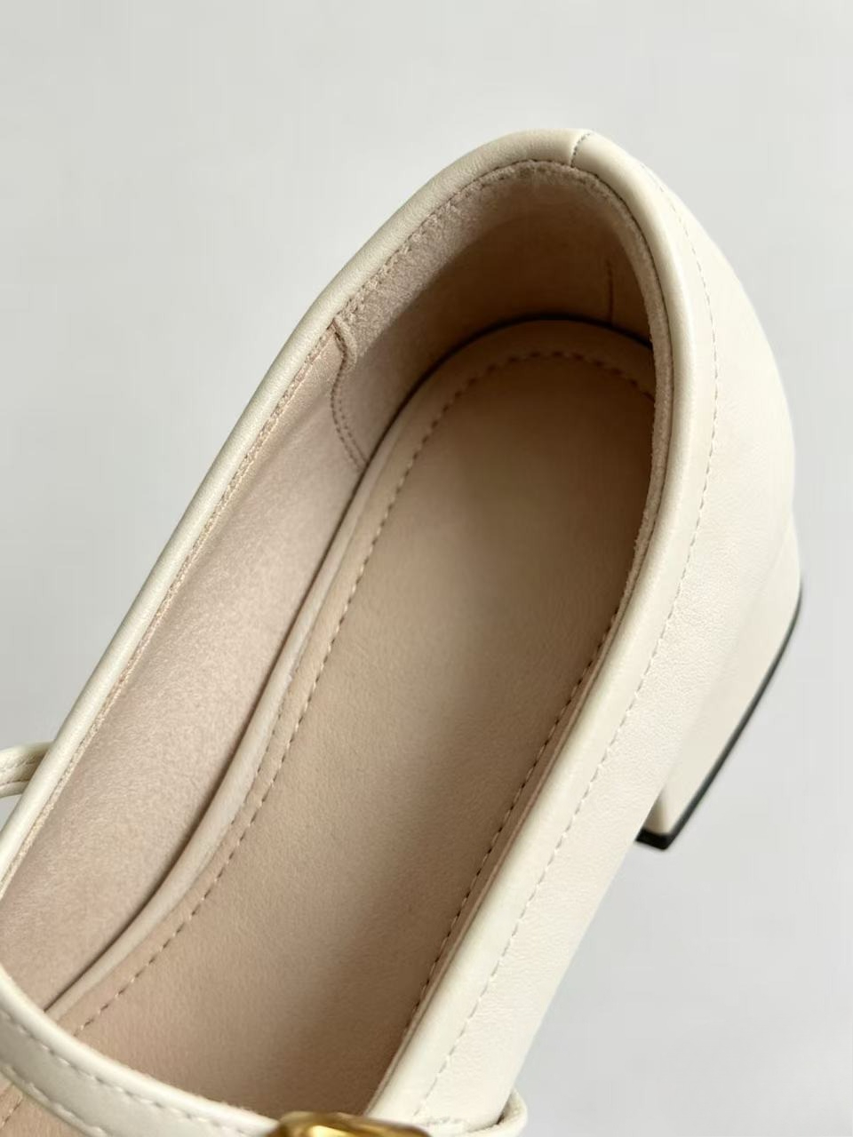 Zapatos Mary Jane de Punta Cua - Low Block Heel Pump reseña y precio